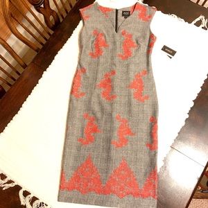 Pleated wool dress in black and red